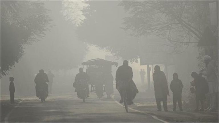 दिल्ली, पंजाब, हरियाणा समेत कई राज्यों में कड़ाके की ठंड…बारिश का अलर्ट जारी