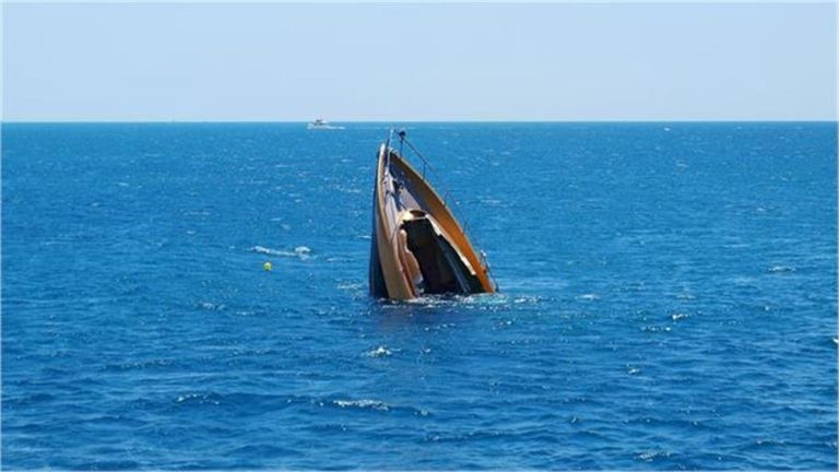 चीनी जहाज की टक्कर से क्षतिग्रस्त नौका के मालिक को 18.55 लाख रुपये का मिला मुआवजा