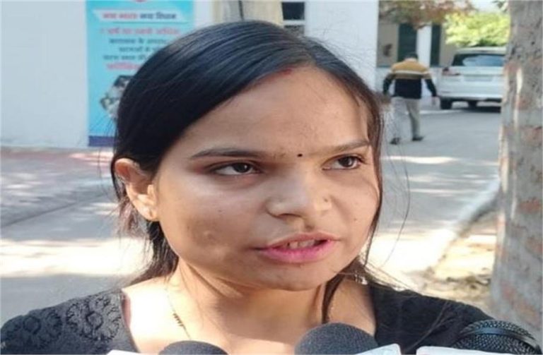 बार-बार घर छोड़कर भाग जाता है पति! शिकायत लेकर SP ऑफिस पहुंची पत्नी, हैरान कर देगा पूरा