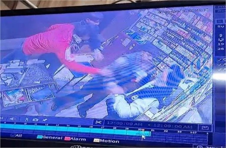 पंजाब में वारदात, मेडिकल स्टोर में चली गोली