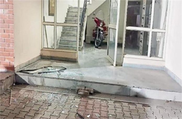 2025_1image_12_43_159663736drnik-ll