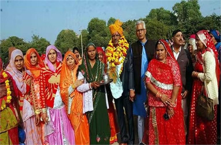 Hayana Police के हेड कॉन्स्टेबल की अनोखी रिटायरमेंट, ऐसे पहुंचे घर