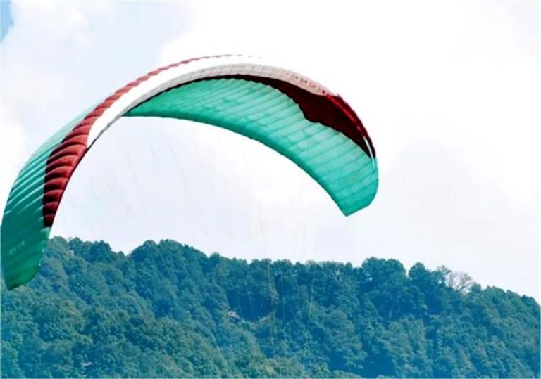 Himachal: कुल्लू के गड़सा में पैराग्लाइडिंग के दौरान हुआ हादसा, तमिलनाडु के पर्यटक की गई जान