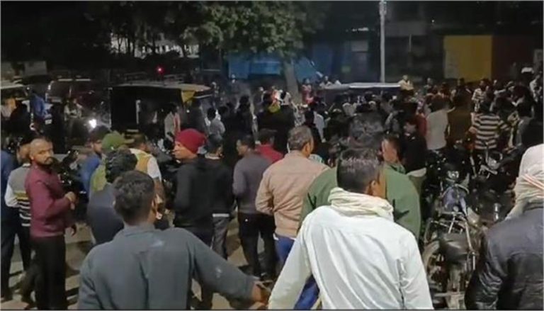 खंडवा में दर्दनाक सड़क हादसा, ट्रैक्टर और बाइक में जोरदार भिड़ंत, तीन लोगों की मौत