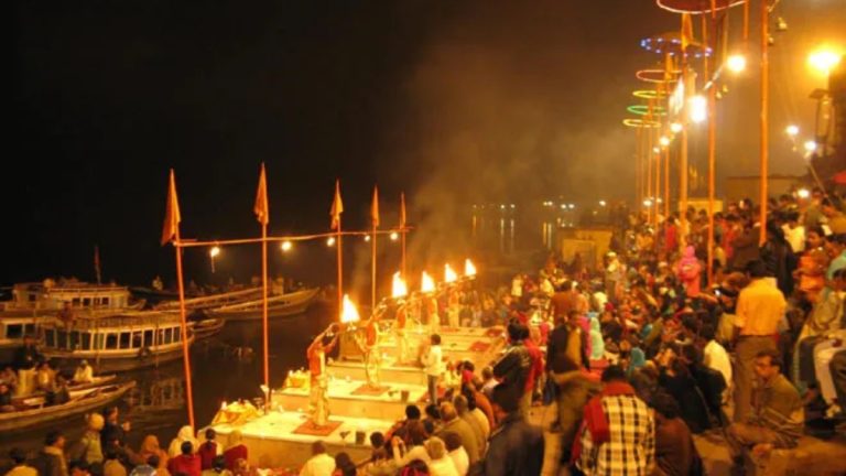 Varanasi News: गंगा आरती के आयोजन पर लगी अस्थायी रोक