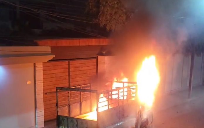 12_34_495493827pickup-caught-fire