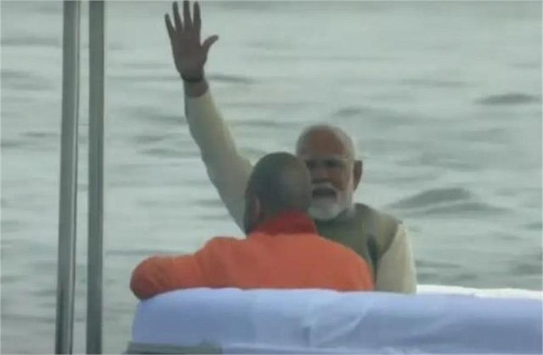 PM नरेंद्र मोदी Mahakumbh में आस्था की डुबकी लगाने पहुंचे तीर्थराज प्रयाग