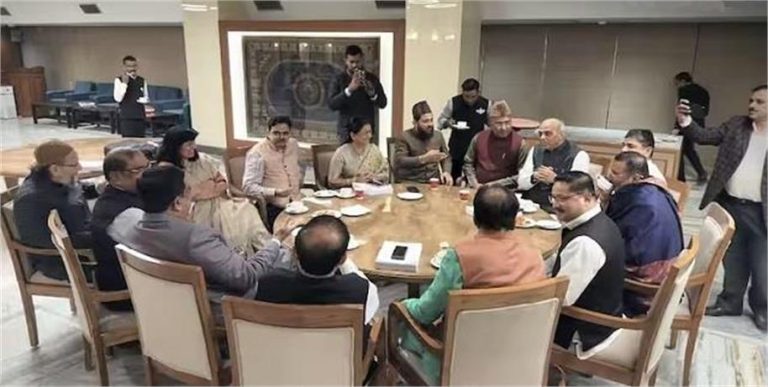 Waqf Bill: वक्फ की ज़मीन पर 15 लाख किरायेदार,  सरकार से सख्त कदम उठाने की अपील