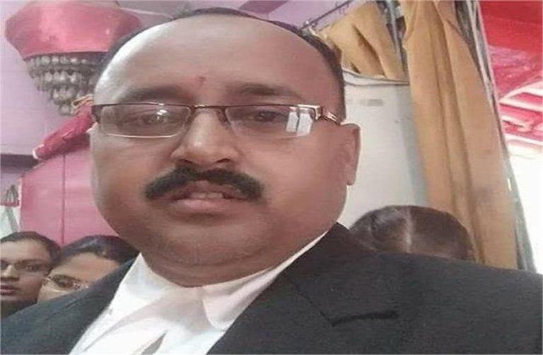 सिंगरौली कलेक्टर सहित जिले के 4 अधिकारियों को High court की अवमानना का Notice