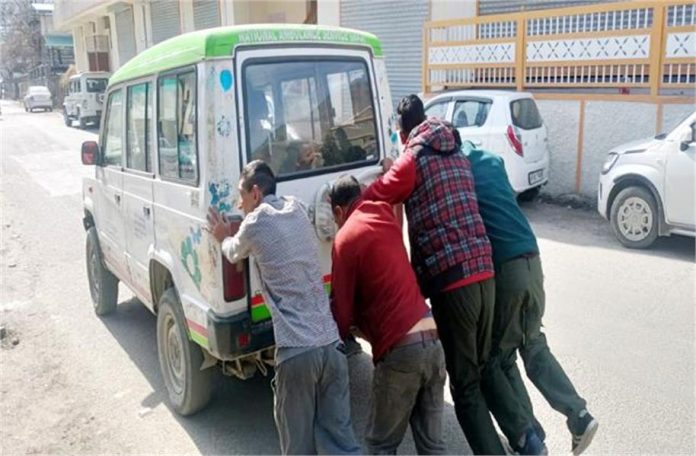 2025_2image_13_17_434929684ambulance-ll