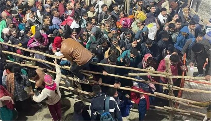 2025_2image_14_40_234459453mahakumbhlalatestnews.j-ll