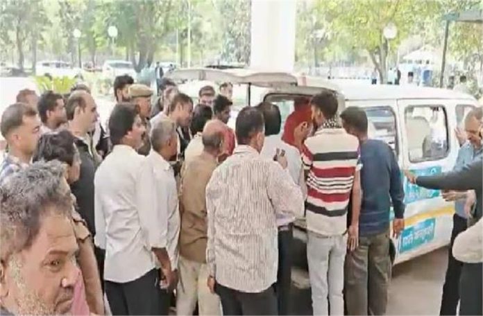 2025_2image_15_06_180610225kota-ll