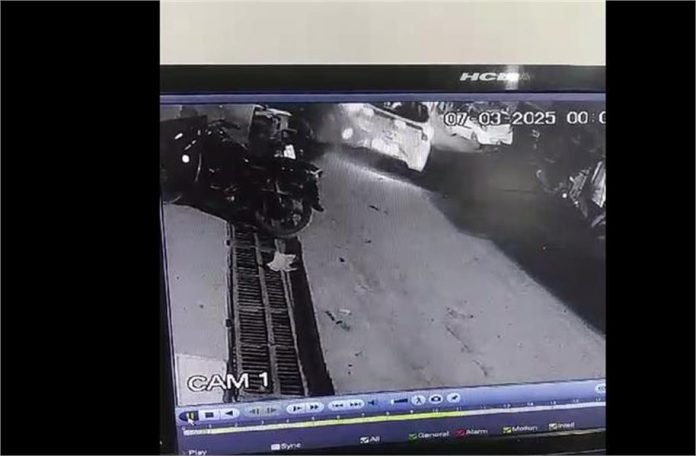 2025_3image_12_23_542874343caraccident-ll