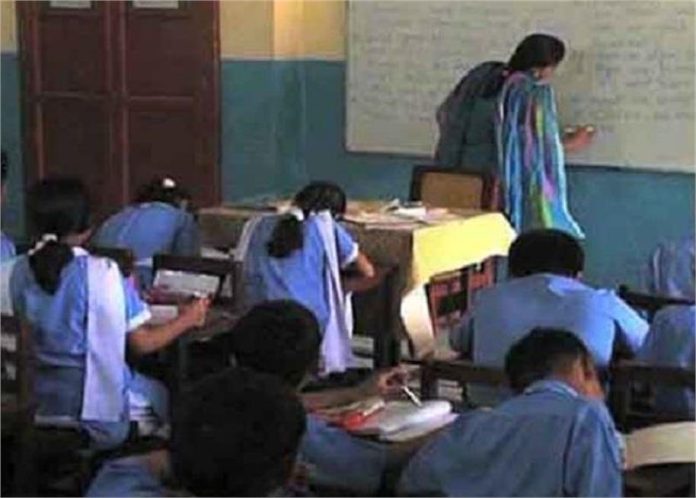 2025_3image_13_04_480955447boardexamteacher-ll