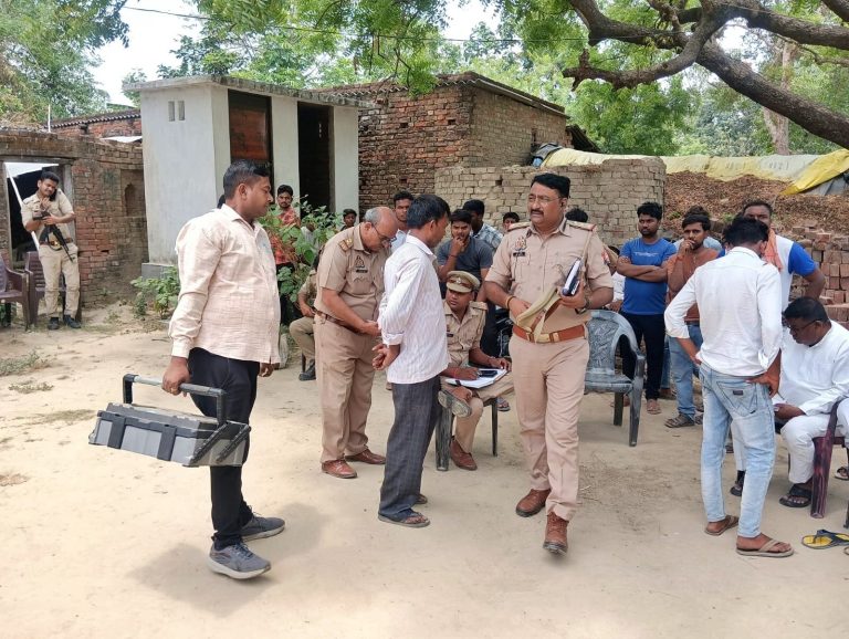 NATIONAL : ‘कैरेक्टरलेस हो गई थी, इसलिए…’, देवरिया में पत्नी की हत्या करने के बाद ट्रेन के आगे कूद गया पति! सुसाइड नोट में लिखी ये बात