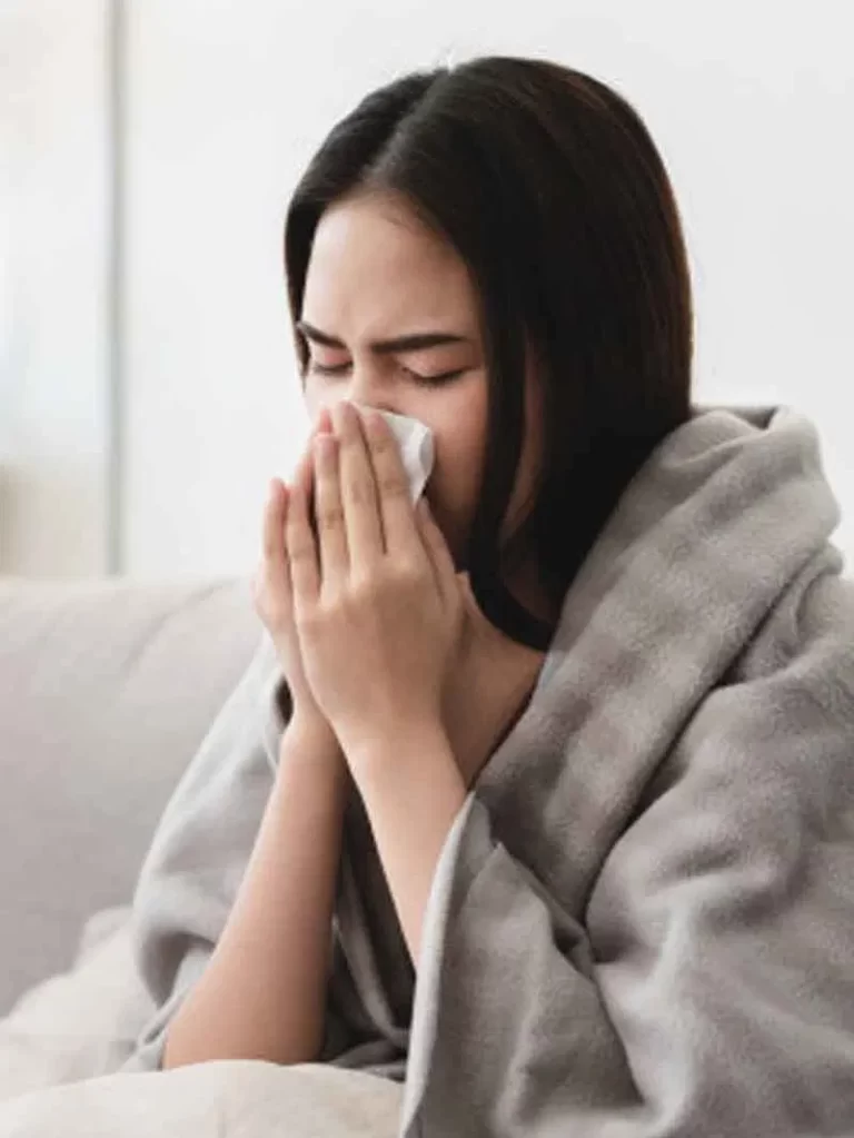 HEALTH TIPS : बदलते मौसम में जरा-सी लापरवाही पड़ रही भारी, डॉक्टर से जानें अपना ख्याल रखने का तरीका