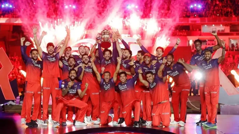 Sports : विराट कोहली नहीं ये खिलाड़ी बना RCB का कप्तान, दिनेश कार्तिक ने चुनी ऑल-टाइम प्लेइंग 11