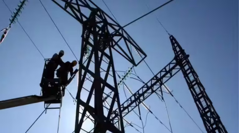 Panjab news : LPG संकट के बीच पंजाब में कटे 10 हजार बिजली के कनेक्शन, विभाग ने डिफॉल्टरों से वसूले 249 करोड़