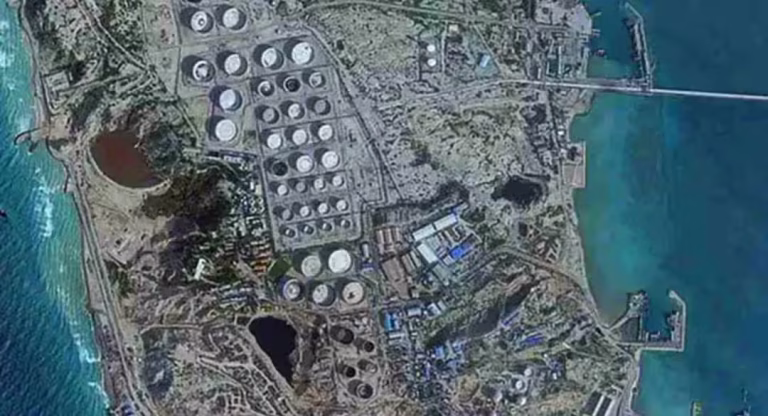 National : खर्ग द्वीप दहला! ट्रंप का दावा- ईरान के सभी सैन्य ठिकाने मिटाए