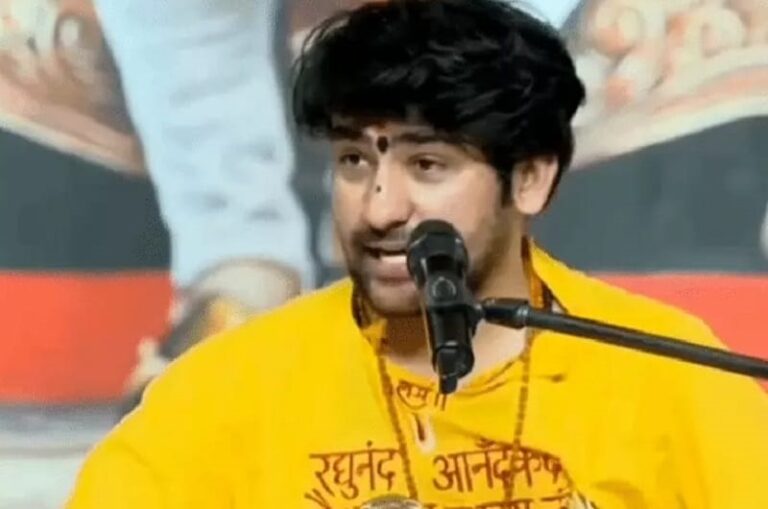 BHOPAL : पंडित धीरेन्द्र शास्त्री बोले- बड़े घर की माताएं भी पी रहीं शराब, कांग्रेस ने घेरा