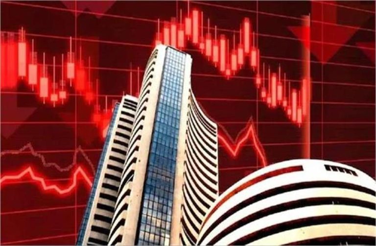 Stock Markets Update: शेयर बाजार में भूचाल, 900 अंक से ज्यादा टूटा सेंसेक्स, निफ्टी 23,117 के करीब