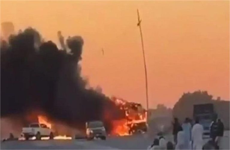 पाकिस्तान में बस में विस्फोट से 4 लोगों की मौत, 32 घायल; अलगाववादियों ने बनाया निशाना