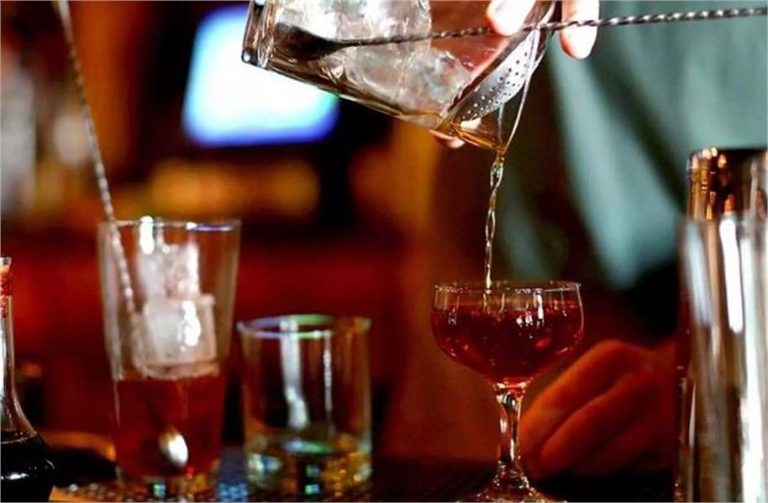 दिल्ली में 4 दिन तक रहेगा ‘ड्राई डे’, बंद रहेंगे मयखाने, होटल और रेस्तरां में भी नहीं मिलेगी शराब