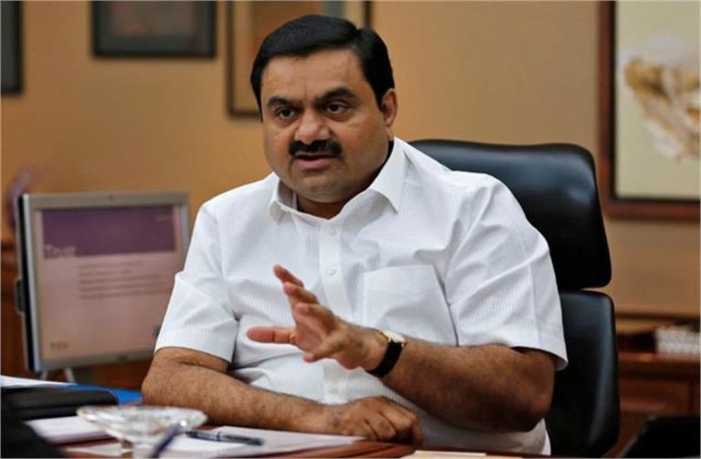 Gautam Adani को बड़ा झटका: एक दिन में ₹4,37,71 करोड़ की संपत्ति गंवाई, टॉप 20 से भी हुए बाहर