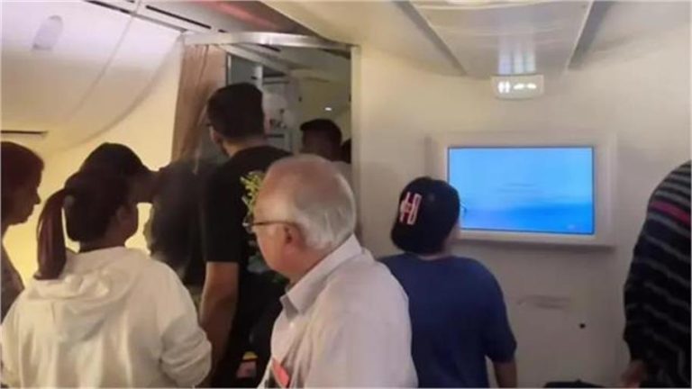 Air India की मुंबई-दुबई फ्लाइट में 5 घंटे तक फंसे यात्री, बिना AC के केबिन में मच गया हंगामा
