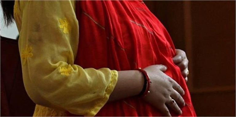 अनोखा जॉब ऑफर: ‘प्रेग्नेंट करो और 5 लाख रुपये कमाओ…’ महिला गर्भवती नहीं हुई तो भी मिलेंगे 50 हजार!