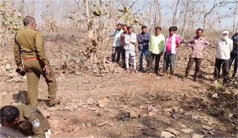 खंडवा में जंगल में मिली युवक की लाश फैली सनसनी, जांच में जुटी पुलिस