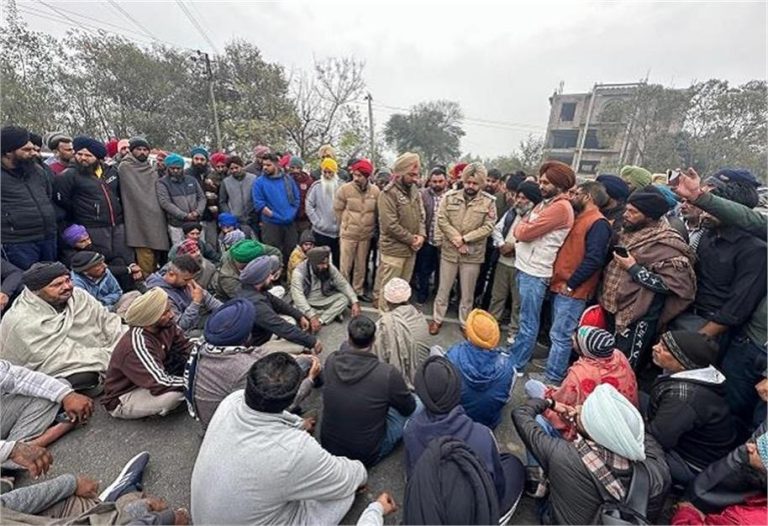 पंजाब का ये National Highway जाम, हिला कर रख देगा पूरा मामला