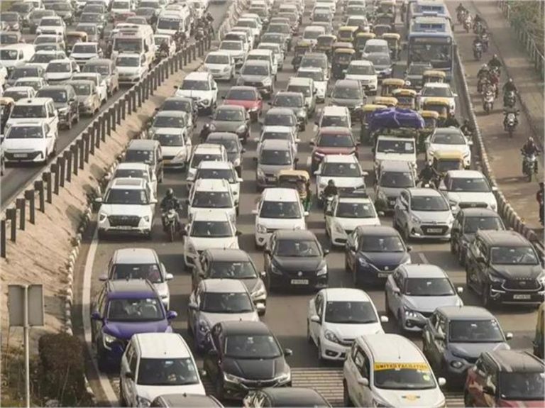 दिल्ली पुलिस ने जारी की ट्रैफिक एडवाइजरी, जानें किन सड़कों पर रहेगा यातायात प्रतिबंध