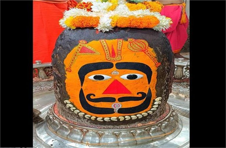 बाबा महाकाल ने सालासर बालाजी स्वरूप में दिए दर्शन, आरती में हजारों श्रद्धालुओं ने लिया आशीर्वाद