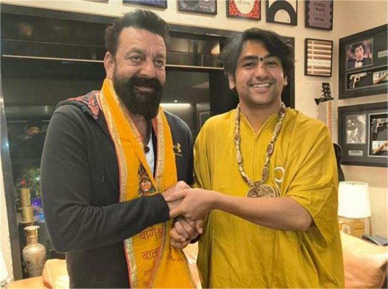 बाबा बागेश्वर से मिले बॉलीवुड एक्टर संजय दत्त, सोशल मीडिया पर की तस्वीर पोस्ट