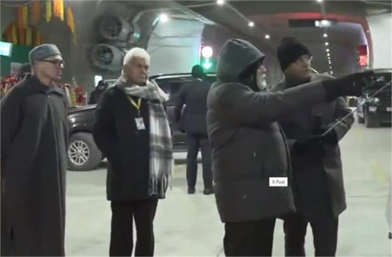 J&K Breaking : PM Modi का जनता को लोहड़ी का तोहफा, जैड-मोड़ सुरंग का किया उद्घाटन