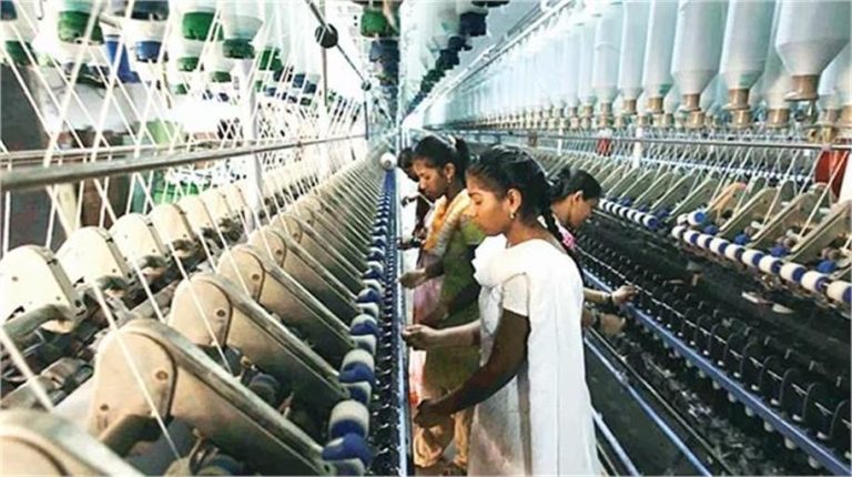 Budget 2025: अब हफ्ते में 4 दिन करना होगा काम, 3 दिन मिलेगी छुट्टी!