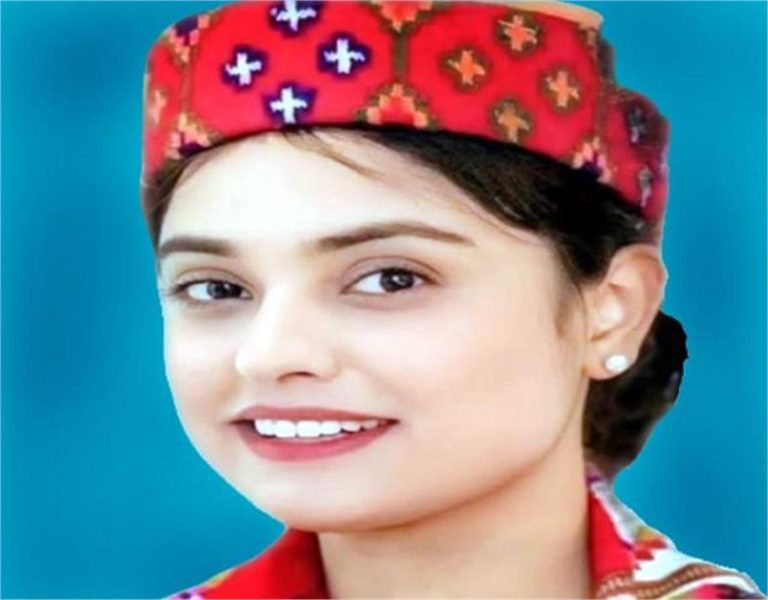 Himachal: शिमला यूनिवर्सिटी में एमए संगीत की गोल्ड मैडलिस्ट बनीं कुल्लू की खुशबू