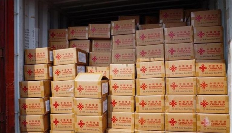 श्रीलंका को लुभाने में कोई कसर नहीं छोड़ रहा चीन, 46 लाख बच्चों को मुफ्त में दी स्कूली ड्रेस