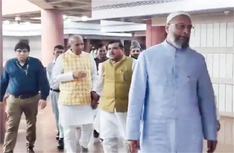 वक्फ संशोधन बिल पर JPC बैठक में जोरदार हंगामा, 10 विपक्षी सांसद सस्पेंड