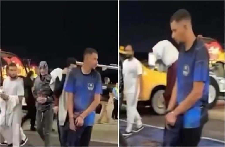 अमानवीयः हाथ-पैर बांध बिना AC विमान में अमेरिका से वापस भेजे जा रहे अप्रवासी, बीमार बच्चे भी शामिल (VIDEO)