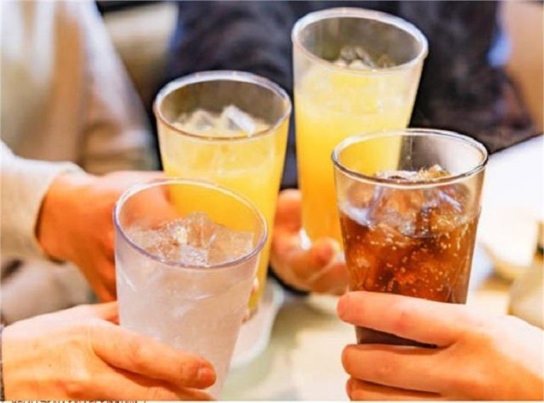 पंजाब में Cold Drink पीने से बिगड़ी 5 दोस्तों की हालत, मची भगदड़