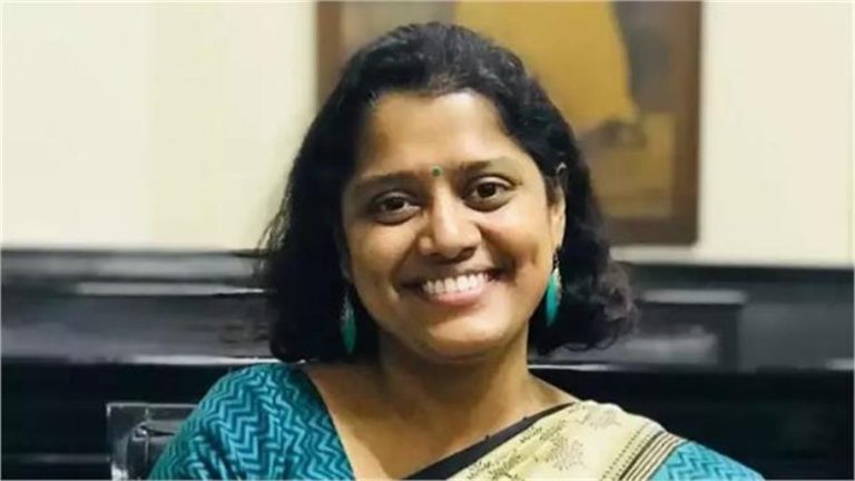 बेटी के जन्म से परिवार था दुखी… आज उसी बेटी ने UPSC परीक्षा पास कर देशभर में बढ़ाया मान