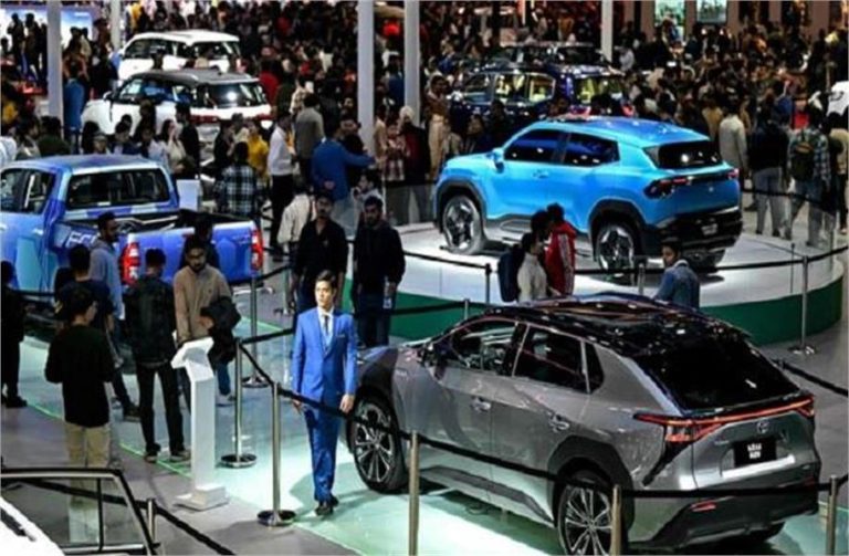 Auto Expo 2025 में जुटे 8 लाख से ज्यादा लोग, 200 नई गाड़ियां लॉन्च, 1500 कंपनियों ने दिखाए अपने प्रोडक्ट