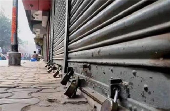 2025_2image_10_00_323838525shopsclosed-ll