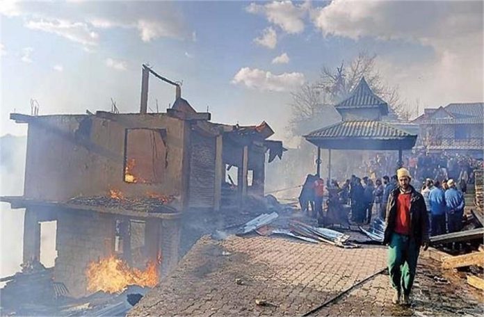 2025_2image_10_33_562784888fire-ll