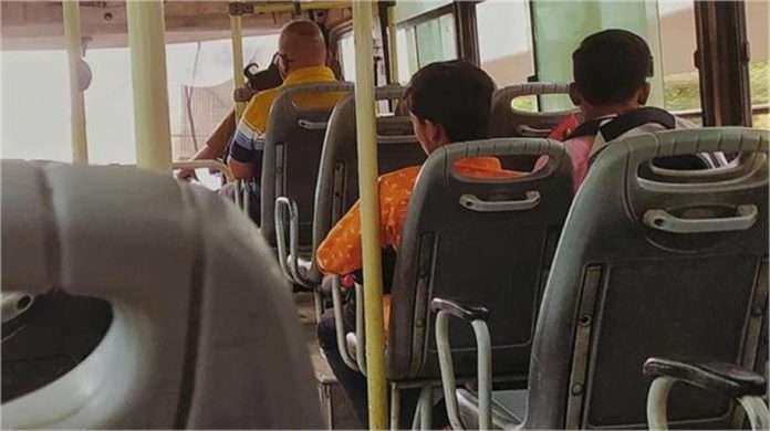 2025_2image_10_36_195198942busstudent-ll