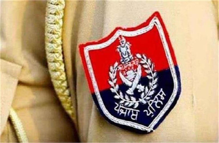 पंजाबी युवकों का कारनामा, पुलिस की वर्दी पहन कर रहे बड़े कांड