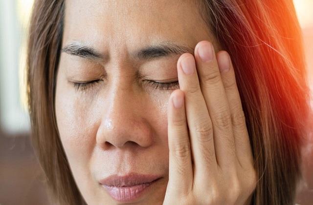 2025_2image_14_52_354533119facialparalysissymptoms-ll