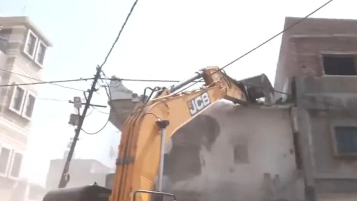 24nagpur-violence-suspect-house-demolished